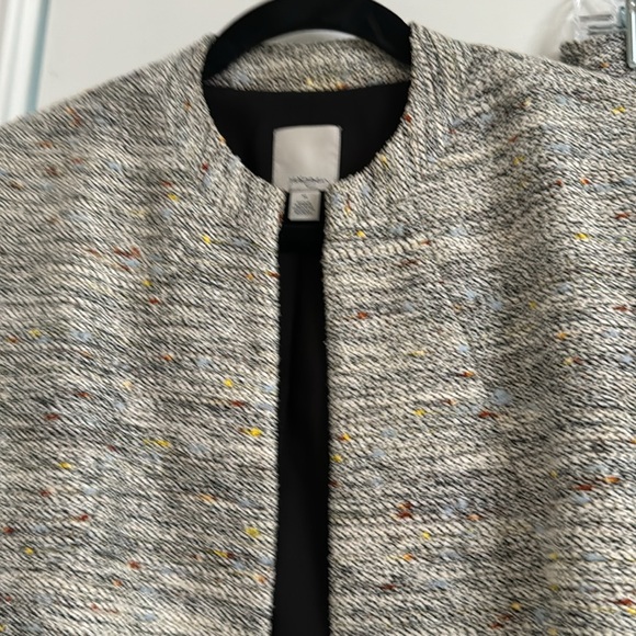 Two piece suit. Lovely material. Stretches some. - Picture 3 of 8